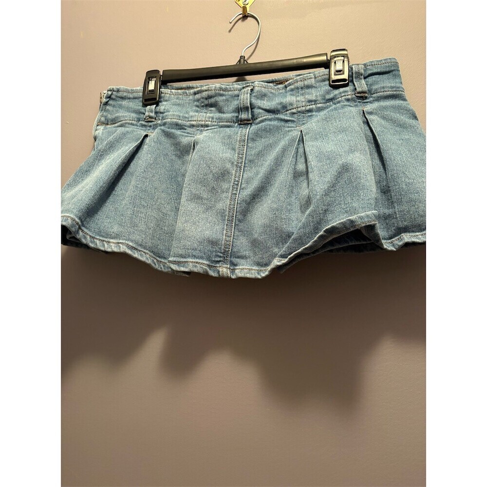 Almost Famous Skort Womens Size L Light Wash Blue Pleated Denim Mini Skirt - Picture 6 of 11